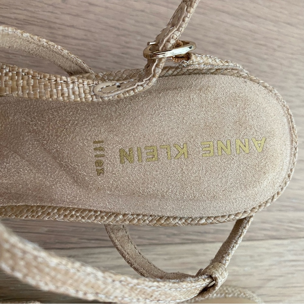 Anne Klein Ivette Brand New! Never worn tan woven with 2.25" flared kitten heel - Picture 10 of 10